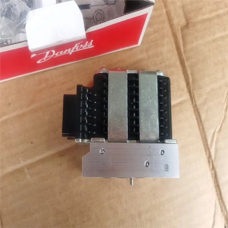 Sauer Danfoss 157B PVEM-12V PVE2SV PVEM32 155G4093 Hidraulični proporcionalni ventil 157B4032 157B4033 157B4116