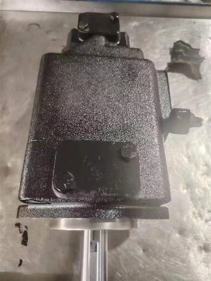 Parker Denison T6EE-062-052-2L14-A{{3}M0 T6CC-022-017-3L03-C10M hidraulična klipna pumpa T6E0721R01A1 T6ED062-042-1L 00B1J224